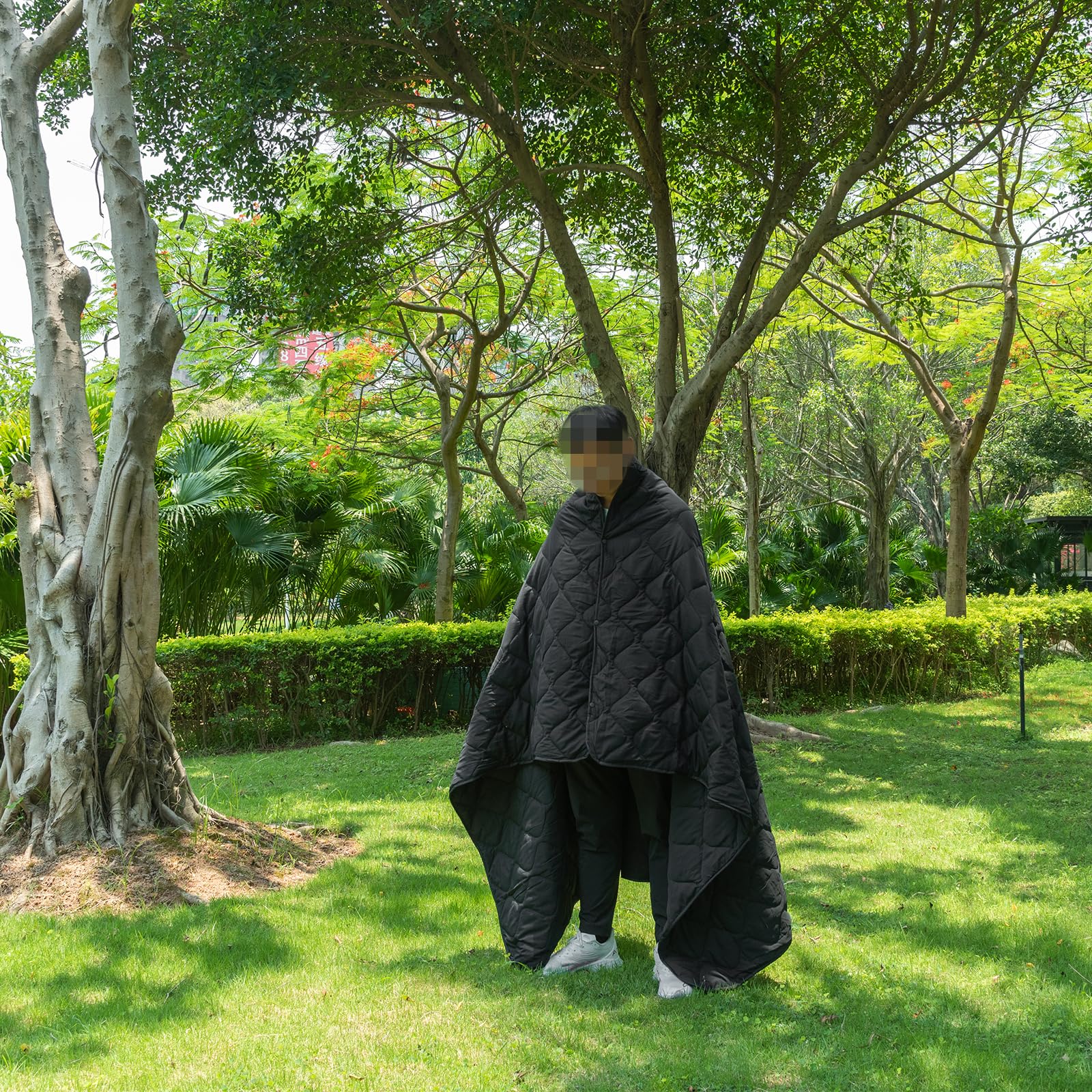 LOOGU Camping Blanket - Button Cordless Black