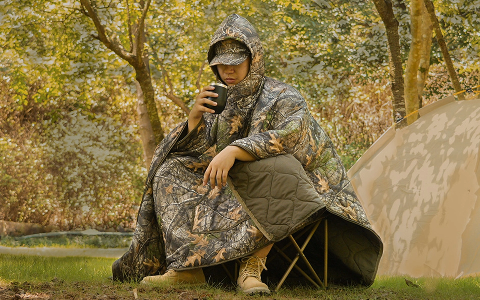 Experience Loogu's Latest Upgraded Poncho Style Hunting Blanket
